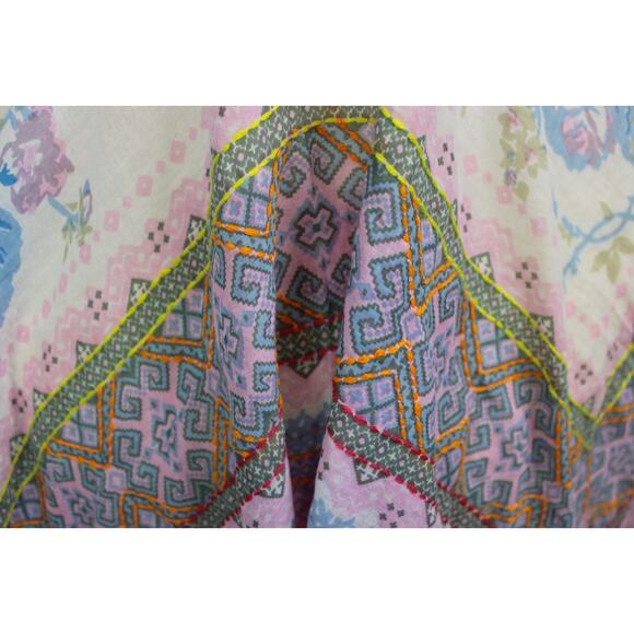 Aratta Silent Journey Scarf Floral Embroidered Tassel 40" Square - Picture 7 of 12